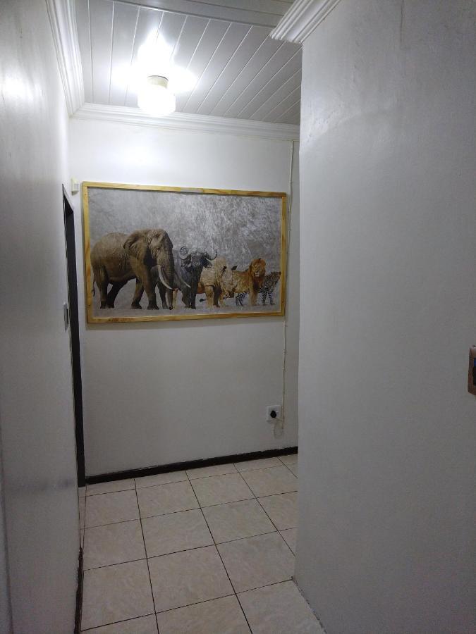 Cheers Guest House Evander Bagian luar foto