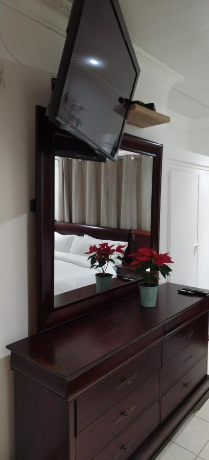 Cheers Guest House Evander Bagian luar foto