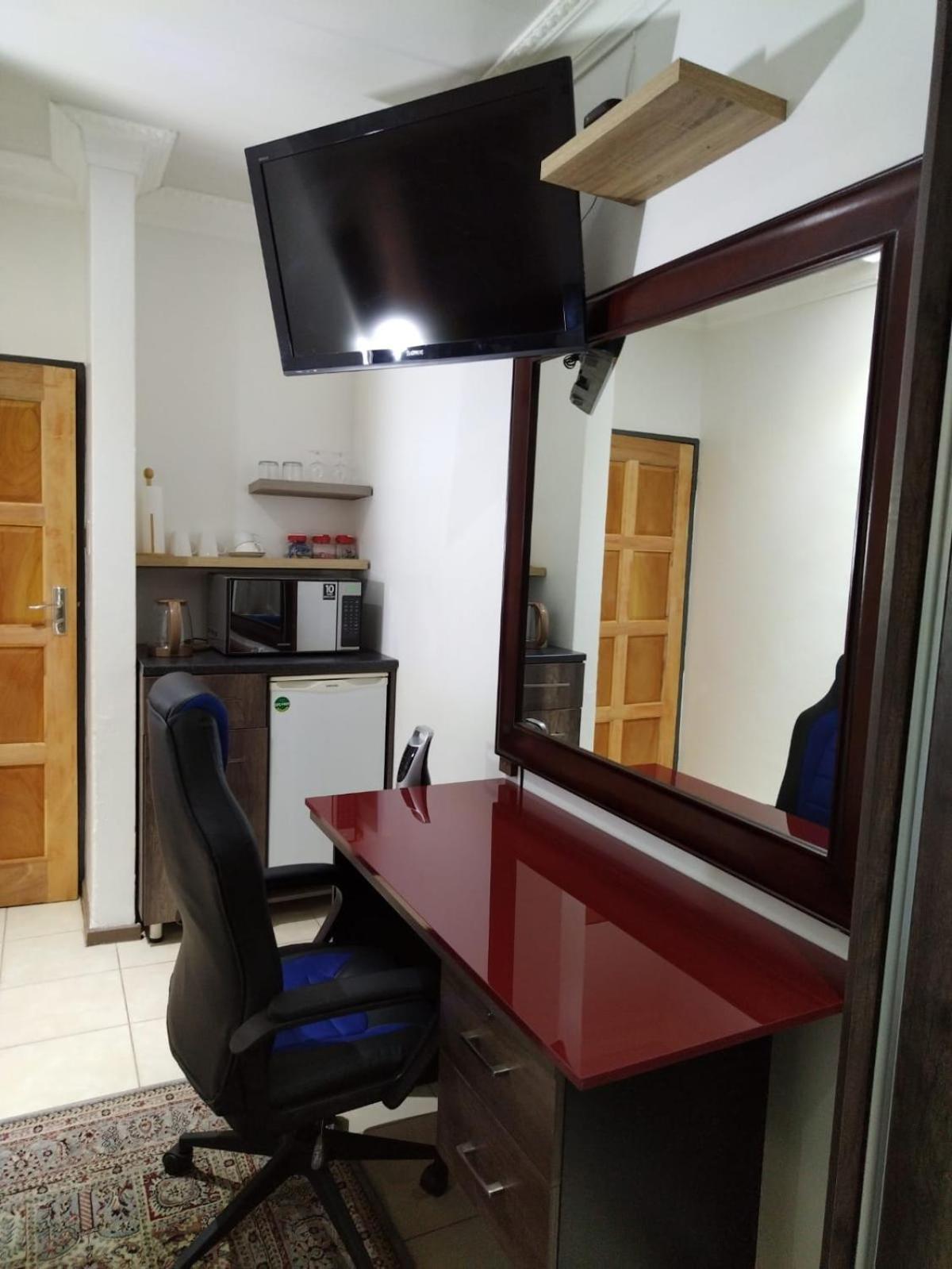 Cheers Guest House Evander Bagian luar foto