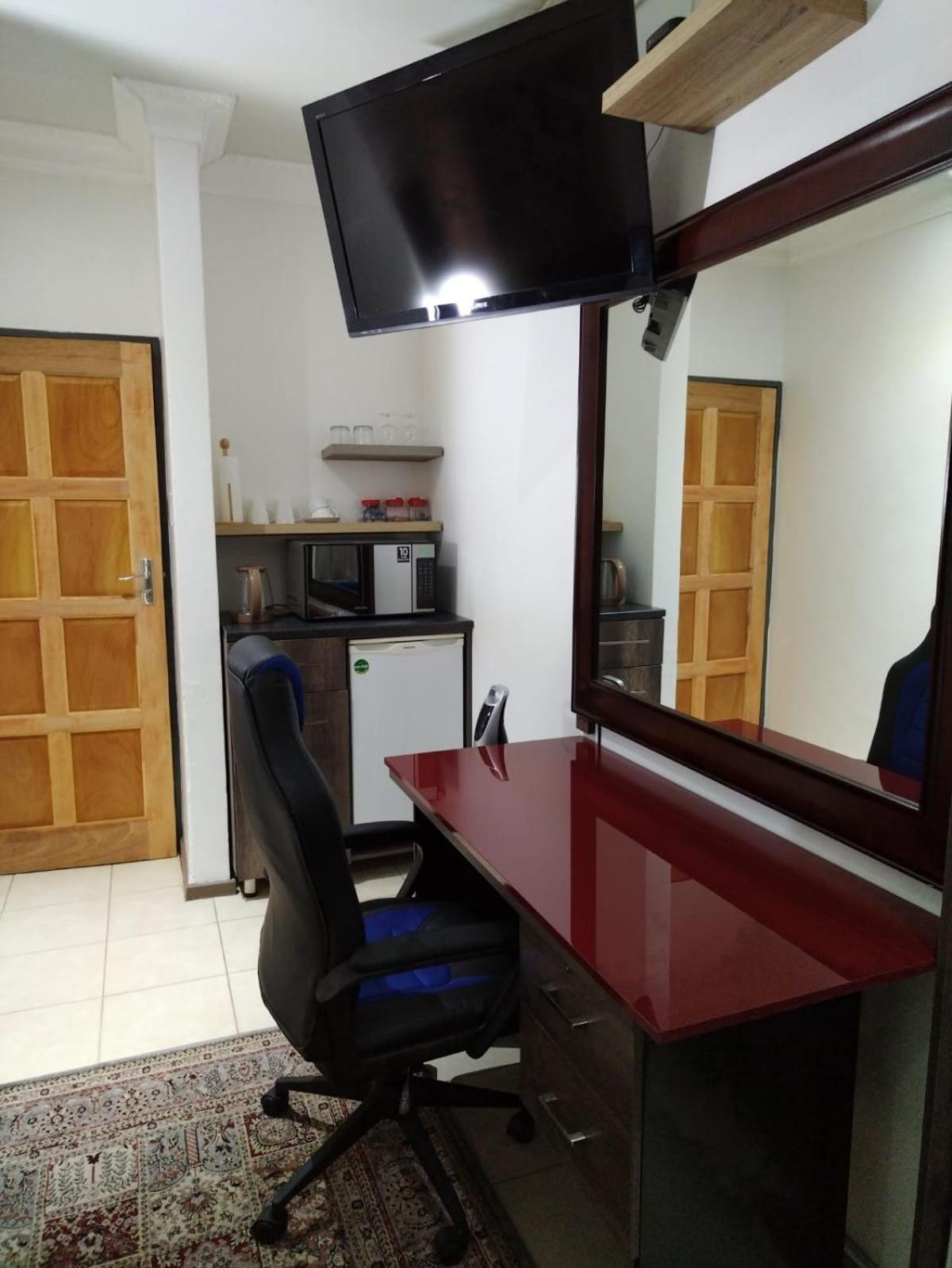 Cheers Guest House Evander Bagian luar foto